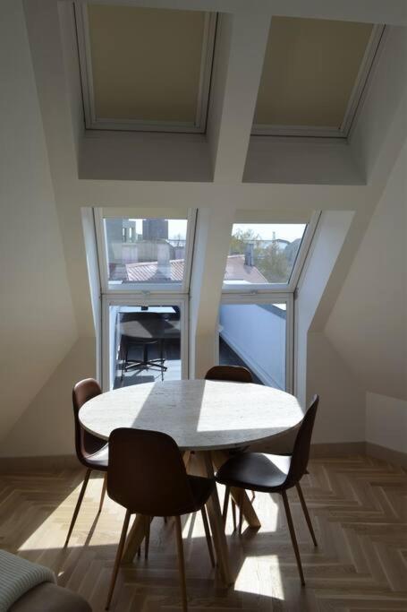 Luxury Apartment With A Balcony And View In Riga Old Town Exterior foto